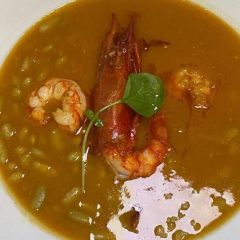 Arroz caldoso con carabineros y boletus